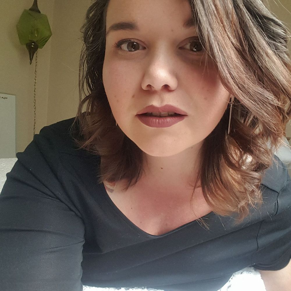Meet your Posher, Alicia